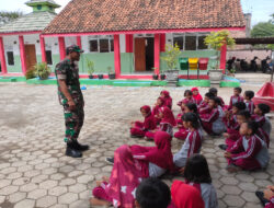 Melalui binwanwil, Babinsa Berikan Materi Wasbang Kepada Murid SDN 2 Plumbon