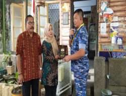 Siswa-Siswi Pamen TNI-AU /SESKOAU Lembang Bandung Kunjungi Rumah Kelahiran DR H.Roeslan Abdul Gani