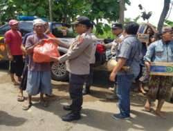 Polres Situbondo Dropping Bantuan Makanan untuk Warga Terdampak Banjir di Kendit