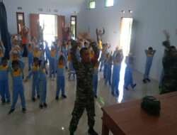 Babinsa Koramil 0805/10 Sine Jadi Tentara Sahabat Anak