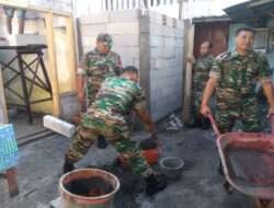 Tulus Ikhlas, Anggota Koramil 01/Laweyan Bantu Renovasi RTLH Rumah Warga Kurang Mampu