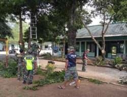 Ciptakan Kenyamanan Dan Keindahan, Kodim 0801/Pacitan Bersihkan Pangkalan