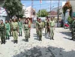 Tanamkan Disiplin Babinsa Danukusuman Latih Linmas PBB