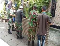 Wujud Manunggal Dengan Rakyat, Koramil 04/Jebres Gotong Royong Bangun Rumah Warga