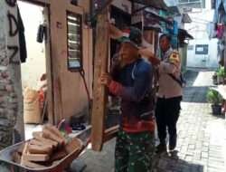 Sinergitas TNI-Polri di Wilayah Kecamatan Jebres Dalam Renovasi Rumah Tidak Layak Huni