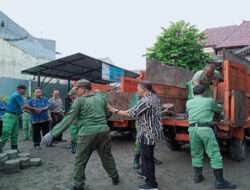 Gotong Royong Bahu membahu 3 Pilar dan Staf Kelurahan Terjalin Erat dan Kuat