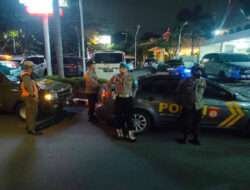 Kapolsek Dukuh Pakis Pimpin Patroli Bersama 3 Pilar  Hingga Waktu Larut Malam