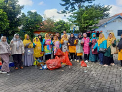 Day Care Lansia Aisyiyah” PCA Tandes, Pelatihan Olah Sampah menjadi pupuk berkolaborasi dengan Kop.SIM