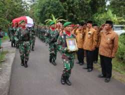Pemakaman Secara Militer Almarhum Peltu (Purn) Sutasmadi