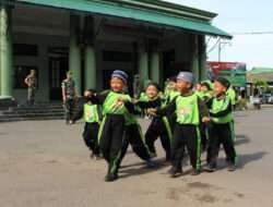 Mengenal TNI Sejak Dini, RA Raudlatul Hasaniyah Kunjungi Makodim 0820/Probolinggo