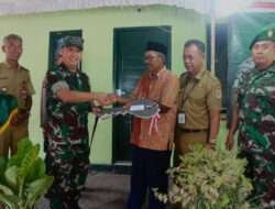 Senyum Terharu Wahyono Saat Dandim Wonogiri Serahkan Kunci Rumahnya Yang Selesai Di Rehab