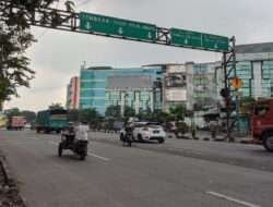 Dihari Pertama Puasa, Jalan Dupak kini Menjadi Sepi Tidak Seperti Biasanya yang Ramai Kendaraan