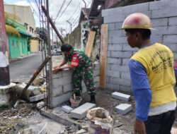 Babinsa Kemlayan & Warga Gotong Royong Bangun Pos Ronda