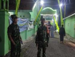 Koramil Gending Kawal Dan Amankan Pelaksanaan Pawai Obor