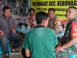 Komsos Dengan Warga, Babinsa Koramil 0801/02 Kebonagung Ajak Jaga Keamanan Lingkungan
