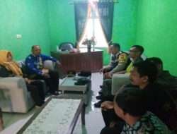 Komsos Dengan Perangkat Desa, Babinsa Koramil 0801/08 Tulakan Jaga Toleransi Antar Umat Beragama
