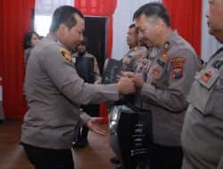 Kapolda Jatim Beri Apresiasi Kepada Sejumlah Personel Polres Jember