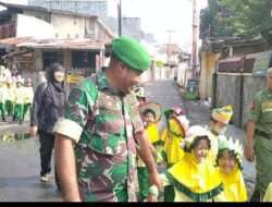 Babinsa Kemlayan Dampingi Jalan Sehat TK Aisyiyah