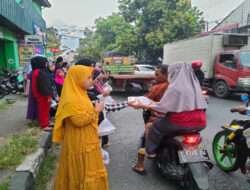 Semarakkan Ramadhan, Siswa SDN Babat 1 BagiTakjil Romadhon