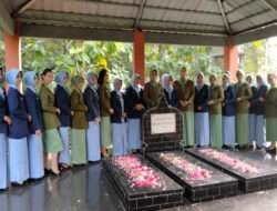 Sambut HUT Ke-77 Persit Kartika Chandra Kirana (KCK) Cabang L Dim 0735/Surakarta Gelar Ziarah Rombongan