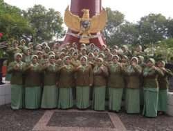 Peringati HUT Persit Ke-77 Tahun 2023, Persit KCK Cabang XV Pacitan Gelar Ziarah di TMP