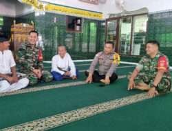 Pererat Tali Silaturahmi, Babinsa Tipes Giat Sholat Jumat Di Wilayah Binaan