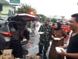 Koramil 03/Serengan bersama Keluarga Insan Mulia, Berbagi Takjil Buka Puasa