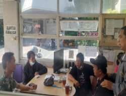 Jalin Silaturahmi Babinsa Kedunglumbu Laksanakan Komsos Dengan Karyawan dan Satpam Gereja 