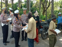 Jelang Lebaran Salurkan Bantuan Sembako dan Edukasi di Gunung  Gumitir, Polres Jember Himbau Keselamatan Para Awe-Awe