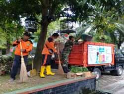 Gandeng Tim Saberling, Babinsa Kelurahan Keprabon Laksanakan Kerja Bakti Bersihkan Lingkungan