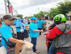 Moment Terakhir Tebar Seribu Takjil DPD Gelora Surabaya dapil 5