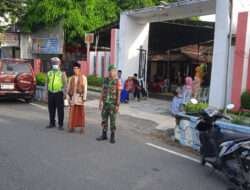 Jaga Kondisi Wilayah, Babinsa Koramil Mantingan Pengamanan Giat Pengajian Jama,ah di Pendopo Kecamatan