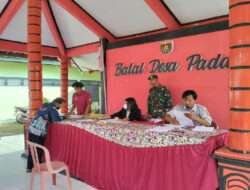 Babinsa Koramil 04/ Dampingi Pembagian PKH