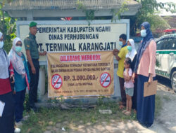 Babinsa Karangjati Bersama Dinas Kesehatan Berikan Himbauan Dilarang Merokok Di Pasar dan Lingkungan Keramaian