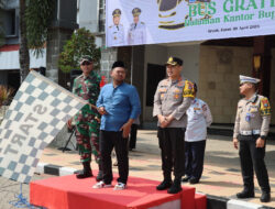 Kapolres Gresik Bersama Forkopimda Lepas Pemberangkatan Mudik Bareng Gratis