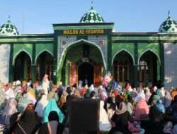 Sholat Idul Fitri, Masyarakat Padati Masjid Al-Hidyah Makodim Probolinggo