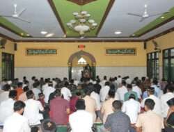 Anggota Kodim 0802/Ponorogo Laksanakan Shalat Idul Fitri 1444 H Bersama Masyarakat