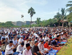 Sekitar Dua Ribu Warga Sukunan Pantura Lamongan Ikuti Salat Idul Fitri, Khatib Berpesan