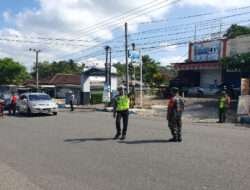 Bantu Kelancaran Arus Lalu Lintas, Pasi Ops Kodim 0801/Pacitan Himbau Tetap Berhati-Hati