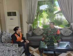 Begini Cara Babinsa Kelurahan Jajar Dekatkan Diri Dengan Karyawan Adhiwangsa