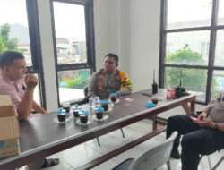 Patroli Sambang Warga Dukuh Setro Kapolsek Tambaksari berikan Edukasi Kenakalan Remaja