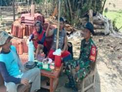 Suasana Lebaran,Babinsa Koramil Geneng Anjangsana dan Komsos Dengan Warganya