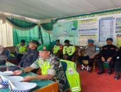 Babinsa Jajaran Kodim 0801/Pacitan Terjun Pengamanan Arus Mudik Lebaran