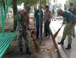 Gandeng Tim Saberling, Babinsa Kelurahan Nusukan Kerja Bakti Bersihkan Lingkungan