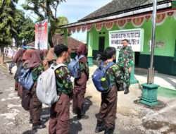 Babinsa Jatisrono Berikan Pembekalan Sekaligus Halal Bihalal Kepada Anggota Saka Wira Kartika