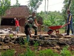 Teladan Bagi Warganya Babinsa Motivasi Karya Bakti Pembangunan Jalan