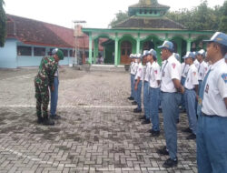 Latih PBB, Babinsa Terus Bina Mental dan Karakter Pelajar