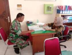 Babinsa Kratonan Datangi Staf Kelurahan Kratonan