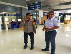 PT. KAI Menjadi Sasaran Polsek Tambaksari Sampaikan Himbauan Keamanan