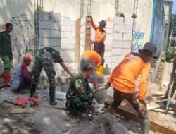 Sukseskan TMMD Kp. Balong Baru, Ormas MTA Dan LDII Bahu-membahu Garap MCK Umum